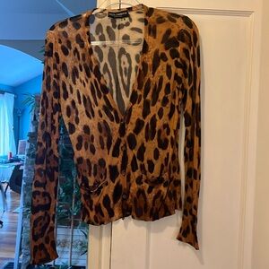 Dolce & Gabbana lightweight cardigan, gently worn 💯 Authentic
